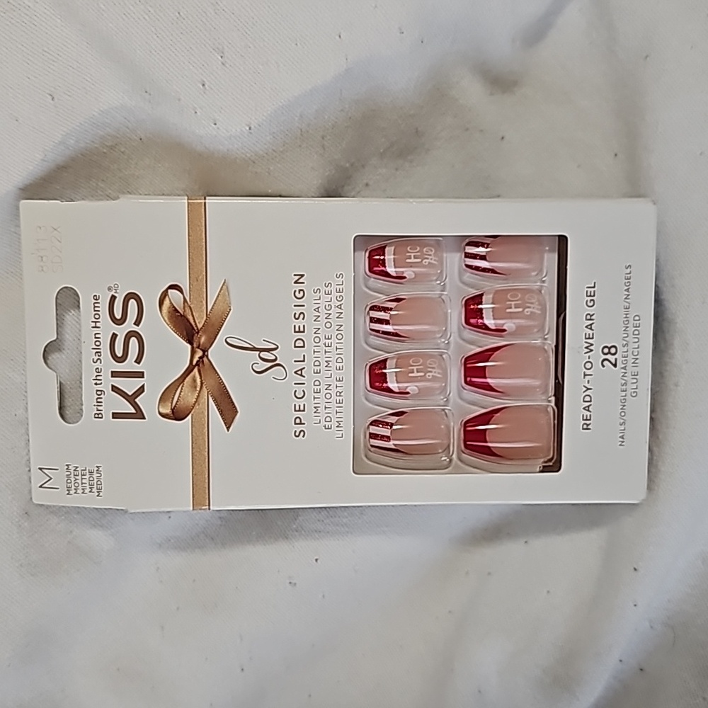 💋 Kiss Press On Nails Christmas